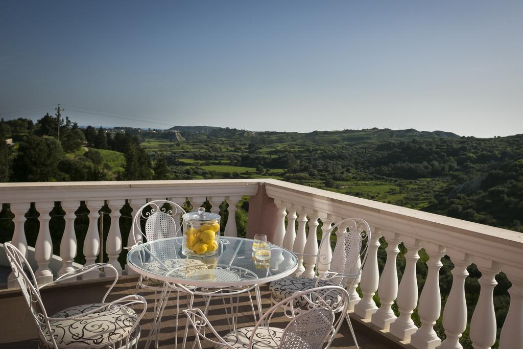 Villa Athinais Lixouri Exterior photo